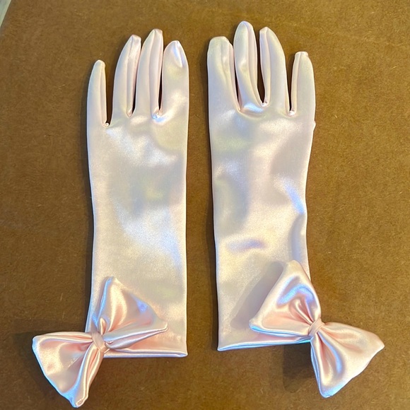 Satin handmade gloves with bow - Picture 3 of 10